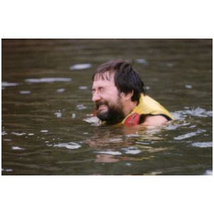 1986_VLF_picnic_ski_DanOdem_dunk_093.jpg