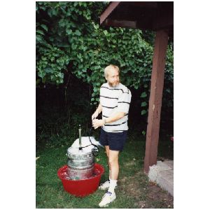 1991_VLF_picnic_BKurth_keg_025.jpg