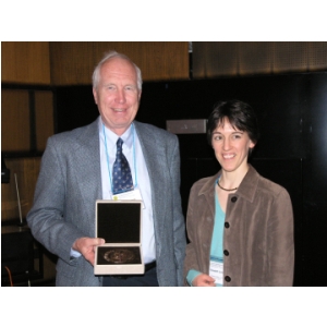 Don Gurnett receiving the 2006 Alfven Medal